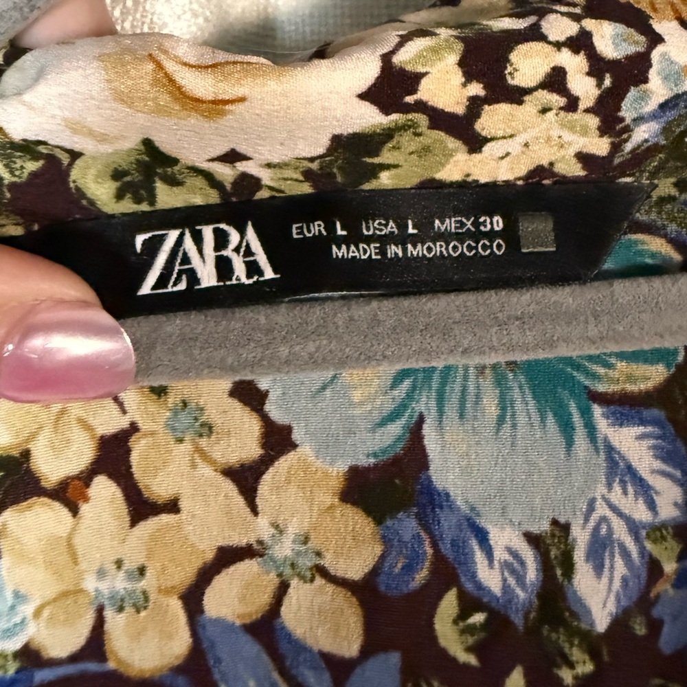 Zara Blue and Brown Floral Collared Button Up Crop Long Sleeve Blouse Size Large - Picture 3 of 8